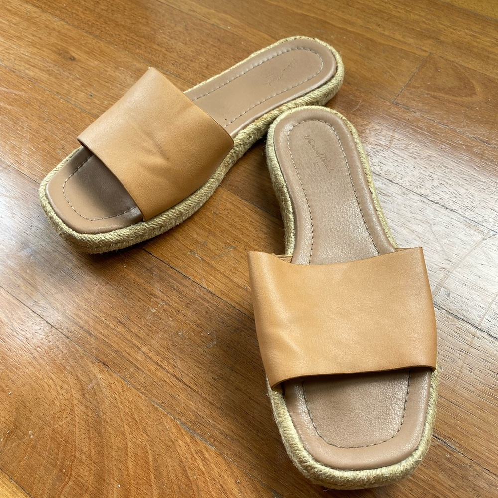Universal Threads Tan Slide Sandals with Espadrille Sole